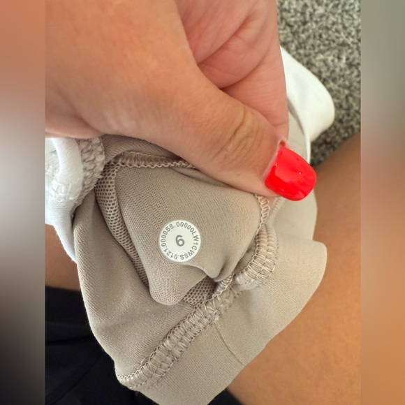 White Lululemon align tank - Picture 3 of 3